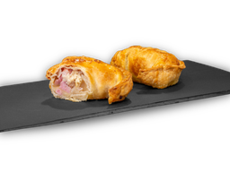 Empanada de jamón y mozzarella