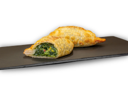 Empanada de espinacas y bechamel